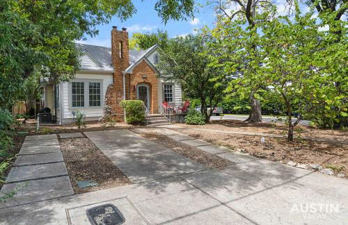 Charming Vintage House in Zilker with Hot Tub and Parking - Foto 41