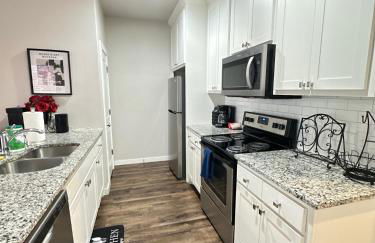 Luxury 3BR Townhome Stay - Foto 30