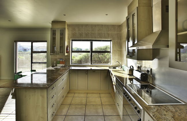 Mulligan, Langebaan 10-sleeper - Photo 12