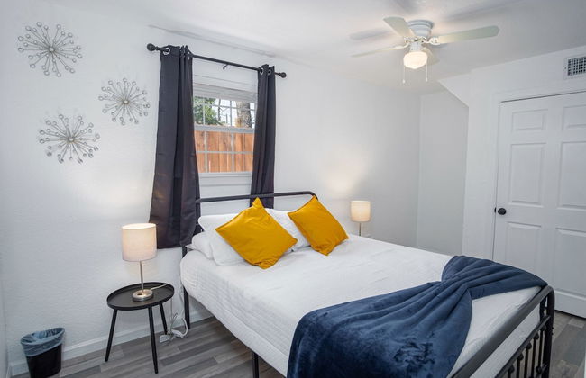 Charming 4br/2ba Only 5 Mins Downtown & Riverwalk - Photo 8