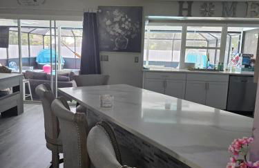 PoolSide Paradise - Foto 27