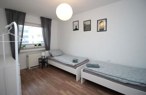 Cozy Apartment with Balcony - Foto 10