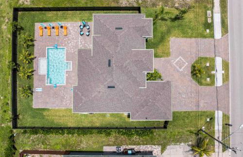 Brand-New - Contemporary Gem-Pool Game Room BBQ - Foto 43