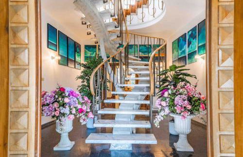 Majestic Villa in Hills of Florence with Gardens Gym Jacuzzi and Sauna - Foto 3