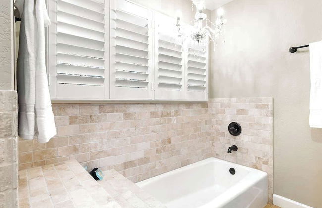 Luxury on Lake LBJ With Hot Tub Firepit & Boat Slip - Foto 31