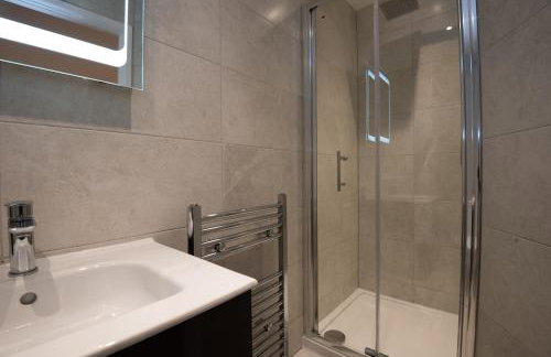 Entire modern 2 Bedroom 2 bathroom Flat in Pinner - Foto 9