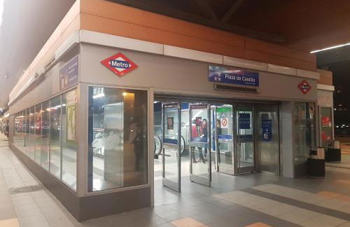 Bonito Apto Cinco Torres Plaza Castilla - Foto 17