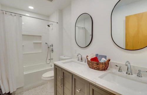 Near Skiing Lakefront Gem with Kayaks in Long Pond - Foto 27