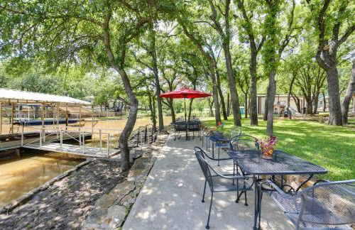 Papas Lakefront Hideaway - Photo 22