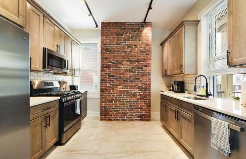 FREE Parking, Netflix in East Liberty By Parks and Uni - Foto 39