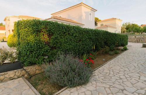 Vasilopoulos Residences - Villa Anthia with jaccuzzi & Villa Emelia with shared pool - Foto 36