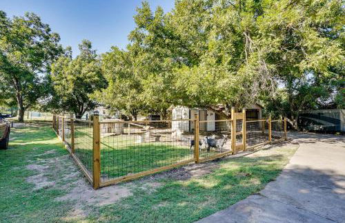 Couples Retreat on Farm 6 Mi to Dwtn Weatherford! - Foto 24