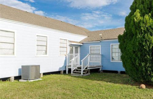 Cozy Coastal Retreat Apt Ingleside - Photo 7