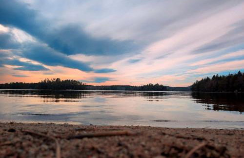 Spacious Cabin Complex with Flanders Pond Access, Ideal for Group Getaways, Located Near Sullivan, Maine - Photo 12