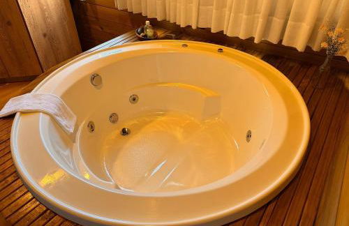 Chalé | Hidro | Churrasqueira | Vista maravilhosa - Foto 9