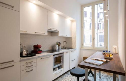 Flat Three - Photo 8