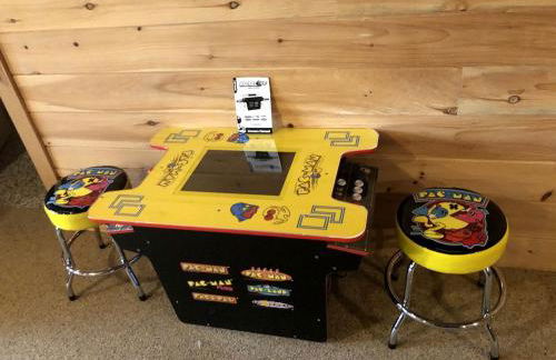 Secluded Cabin with Fireplace and Games in Lily Bay Township, Maine - Foto 58