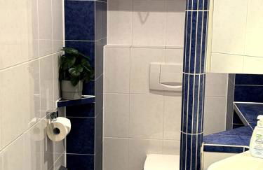 Design-Ferienhaus mit Garten, Kino & 5 Schlafzimmern - Foto 13