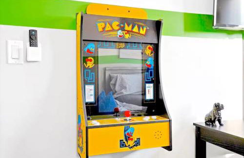 B- InstaWorthy & Family-Friendly NoHo Gem- Near Universal & Hollywood with Parking, Games, and Hot Tub - Foto 7