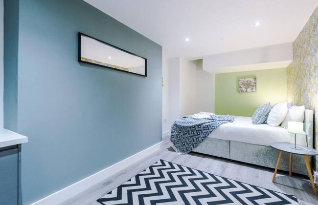 Old Trafford Two-bedroom Stay by Belvilla - Photo 2