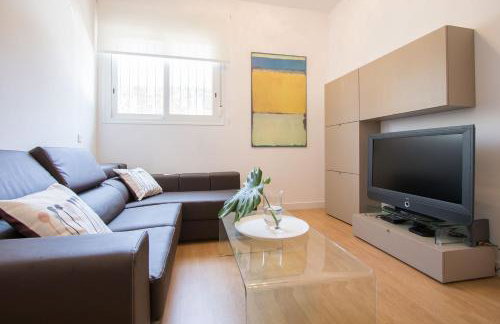 Murallas de Sevilla Apartamento con garaje 4 pax - Foto 2