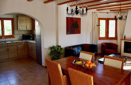 Peaceful Villa with Private Pool - Foto 9