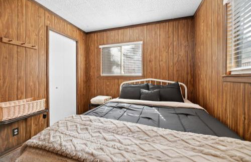 Bluebird Cabin, Indoor Fireplace, Next to Lake! - Foto 10