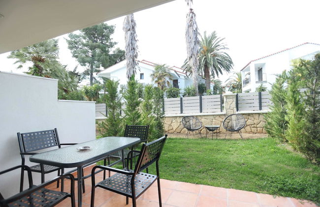 Danae Comfort Living - Photo 29