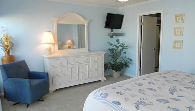 Bellevue Street 4 #6 - Photo 4, Room