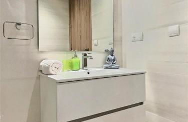 Experience Unrivalled Luxury at Emerald Greens Your Exclusive Retreat in the Heart of San Roque Club Resort - Foto 16