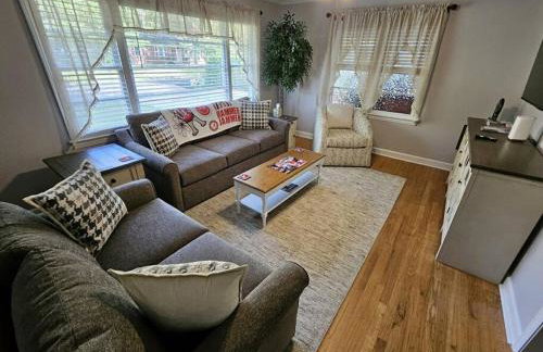 Houndstooth Hideaway 3BR 2BA Home 3mi to UA Campus - Foto 14