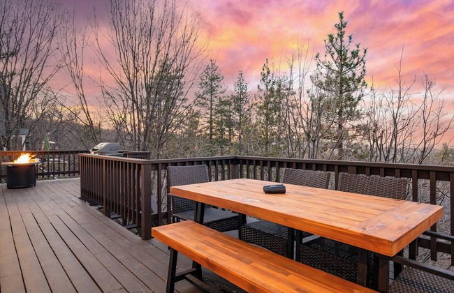 Blue Spruce by Avantstay Cozy Home w/ Dual Decks - Foto 18