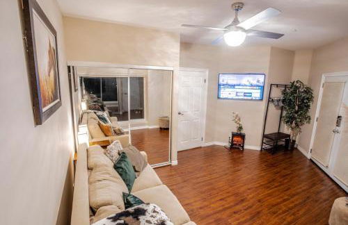 Buena Creek Vista Primary Subdivided Home with Views and Pool - Foto 19