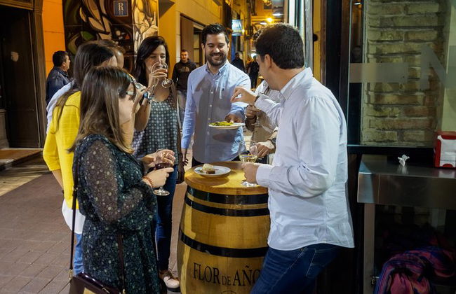 Soirée visite à pied traditionnelle de tapas dans le vieux centre de Saragosse - Photo 3