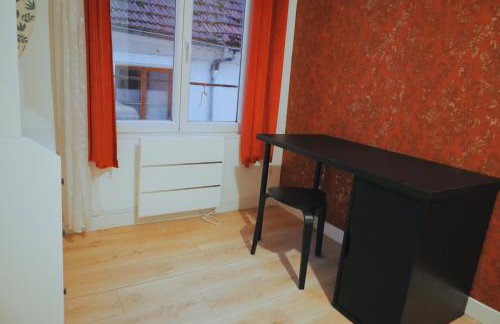 Château Rubis T2 hypercentre historique au pied du château - Foto 11