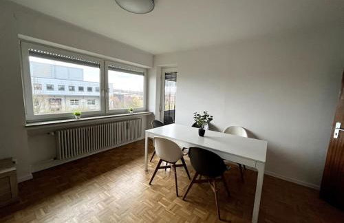 LOOT LARGE /Stadtrand /Parkplatz - Foto 8