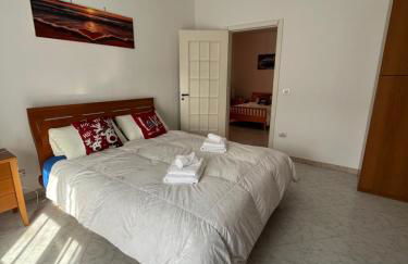 Elena House - Photo 8