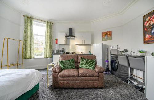 125HS - Spacious & Relaxing Studios - Foto 43