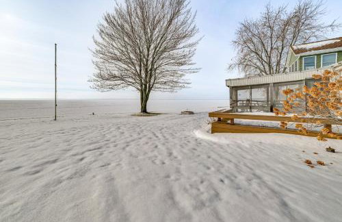 Porch and Views Waterfront Home on Houghton Lake! - Foto 30