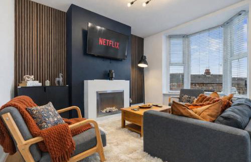 Stylish House - Close to City Centre - Self-Check-In - Free Parking, Work Space, Fast WiFi, Smart TV and Garden by Yoko Property - Foto 11