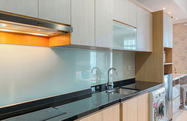 Good Deal And Scenic Studio At Menteng Park Apartment - Photo 11