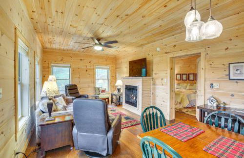 Pet-Friendly Boone Cabin with Mtn Views and Hot Tub! - Foto 4
