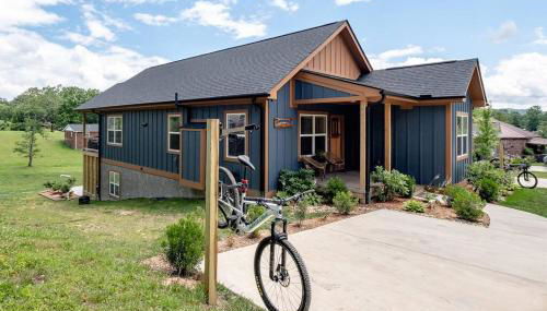 Downtown Brevard 5BR Retreat & Cyclists Dream - Foto 5