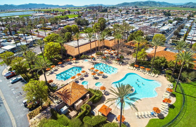 The Cottages at Golden Village Palms RV Resort - Foto 17