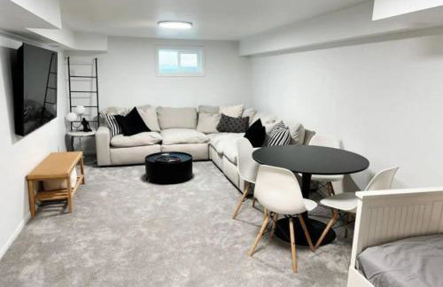 Entire Home near SLC. Family Friendly & King Suite - Photo 18