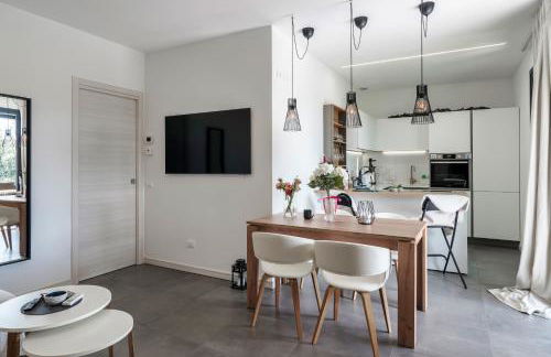 Relax Luxury Sirmio - Elegante Trilocale con Piscina a Sirmione - Foto 16