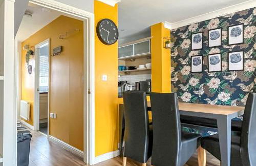 Mayflower 3 Bedrooms House 7 Beds 2 Showers Off Road Parking - Foto 20