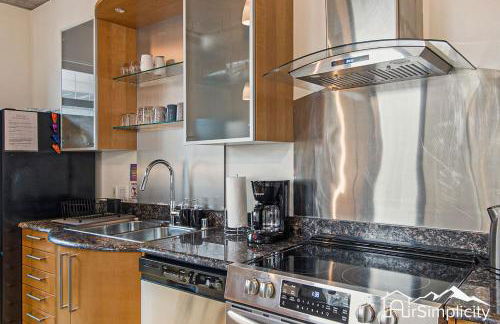 Condo w pvt balcony & gym access - Foto 16