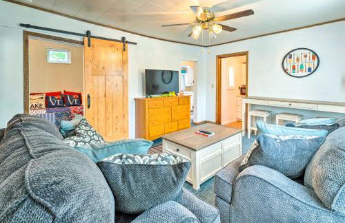 Historic Cabin Retreat Steps to Okoboji Lake - Foto 4