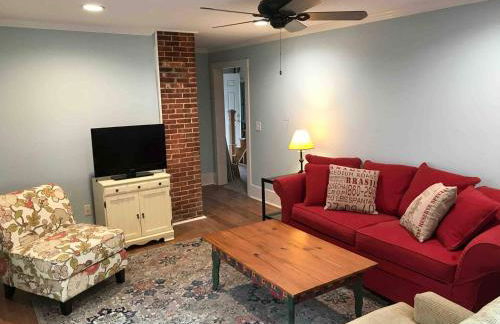 Duplex Farmhouse Rental Walk to Downtown - Foto 37